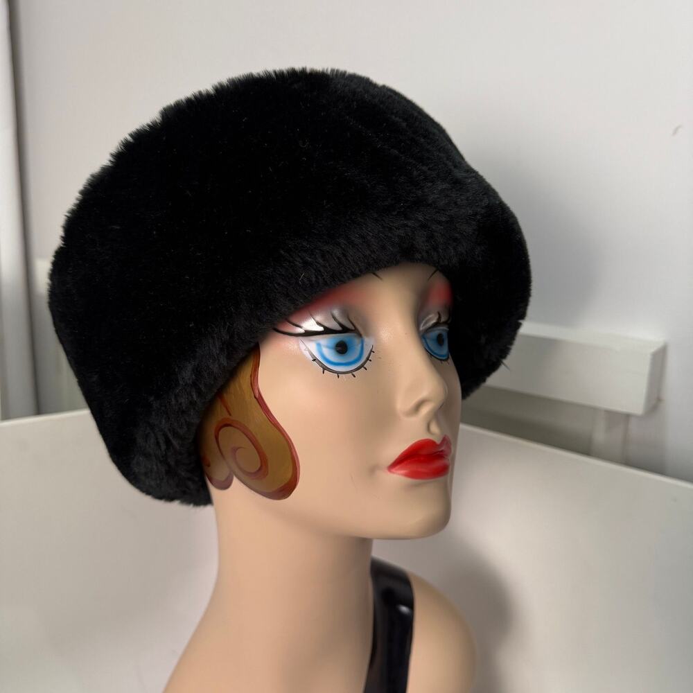 Vintage Betmar New York Black Fur Winter Cloche Hat size 42